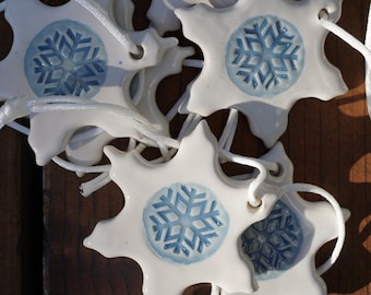 White snowflake w/ pale blue snowflake center, stoneware ornament, farmhouse modern ornaments, christmas package tag decoration, keepsake