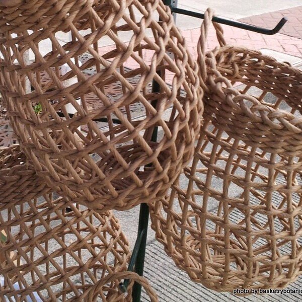 Medium Onion Basket in Brown Rush