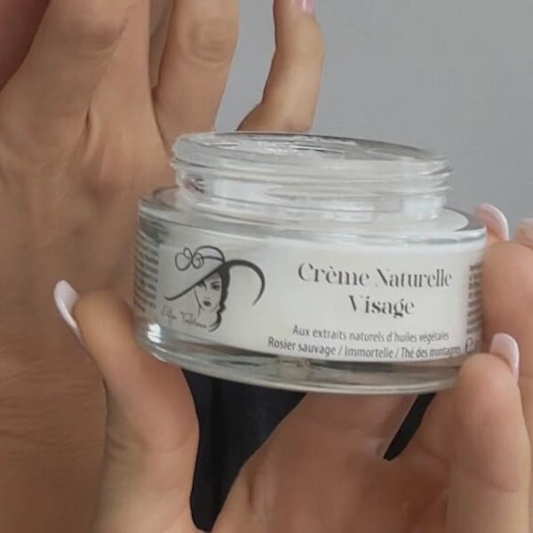 Crème visage 100 % naturelle. Végan, sans parfums, sans conservateurs. Aucun traitement chimique. Pour femmes enceintes et allaitantes aussi