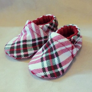 Versandfertig | Weihnachten kariert: Handgefertigte Babyschuhe Weiche Sohle Baumwolle Strickstoff Rutschfeste Booties