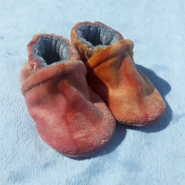 Ready to Ship | 0-3M Flame: Soft All Fabric Hand Dyed Bamboo Velour Baby Shoes One of  Kind Newborn Booties