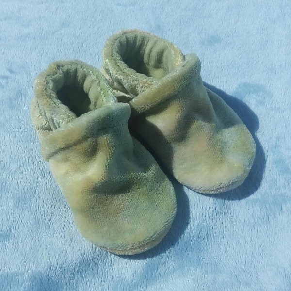 Ready to Ship | 0-3M Spring: Soft All Fabric Hand Dyed Bamboo Velour Baby Shoes Newborn Booties