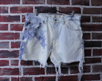 Distressed Denim Jean Cutoffs – reverse dyed shorts – Levi’s 550 Relaxed Fit size 33