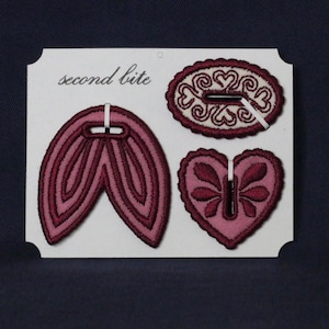 Accessori per ganci con bottoni ricamati, set da 3, tessuto di seconda mano