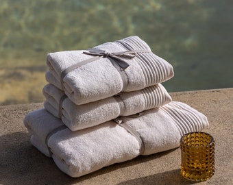 Fluffy Bath Towel Serene Bliss. Organic Cotton. Beige. Plush and Absorbent Luxury. For Bathroom, Gym, Hotel, Spa.