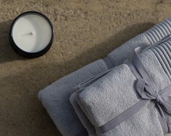 Fluffy Bath Towel Silver Mist. Organic Cotton. Light grey. Plush and Absorbent Luxury. For Bathroom, Gym, Hotel, Spa.