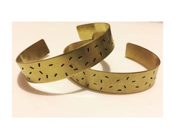 Memphis confetti brass cuff bracelet