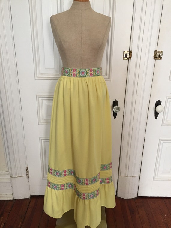 Vintage 1970s yellow floral trim ruffle maxi skirt - image 1