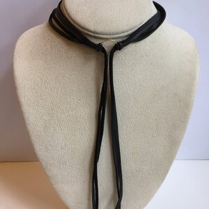 Black leather wrap choker bolo tie necklace Bild 3