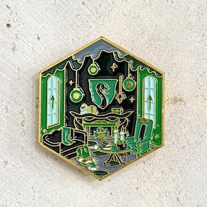 Green Wizard Room Enamel Pin, Magic School Brooch, Present For Friend, Magic Lover, Bookish Pin, Witches, Fantasy, Christmas Little Present