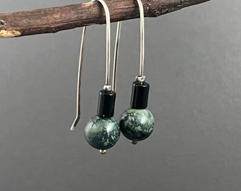 Green Jasper gemstone earrings, kambabajasper earrings, earth tones, simple beaded earrings, long beaded earrings