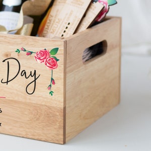 Caja personalizada de madera impresa para el Día de la Madre imagen 2