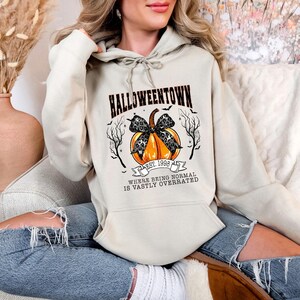 Halloweentown Hoodie, Retro Halloween 90&#39;s Hoodie,Gift For Halloween,Halloweentown Est 1998 Hoodie,Halloween Pumpkin Hoodie,Womens Halloween