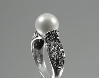 The ENCHANTED Pearl silver ring