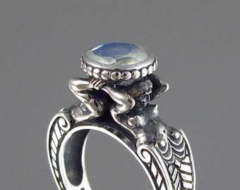 CARYATID Silver Ring with Moonstone