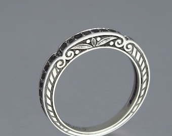 KARYATID Band aus Sterling Silber mit schwarzem Spinell Halb Eternity Band