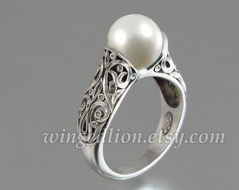 The ENCHANTED Pearl 14K white gold ring