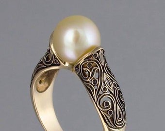 The ENCHANTED 14K yellow gold ring with Golden Sea Pearl