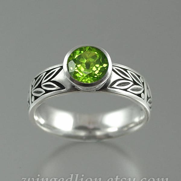 SACRED LAUREL silver ring with Peridot