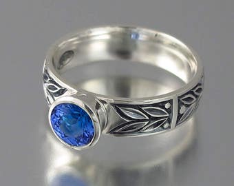 SACRED LAUREL Silberring mit blauem Saphir