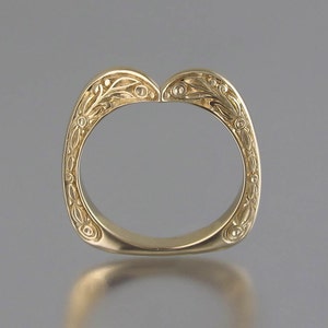 COUNTESS 14K gold wedding band (sizes 7 to 9.5)