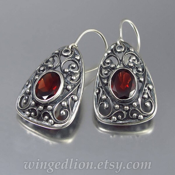 GERTRUDE Garnet silver earrings