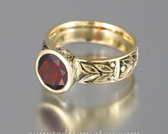 LAUREL CROWN 14k yellow gold ring with Garnet