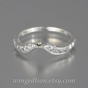 DELIGHT Wedding Band 14k gold and Moissanites