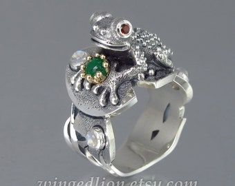 BEFORE THE KISS the Frog Prince ring in silver and 14k gold wth Emerald and moonstones