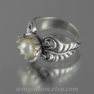 WHITE LOTUS freshwater pearl silver ring