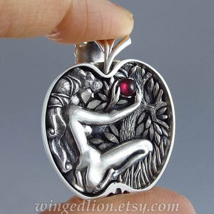 EVE's APPLE silver pendant with Rhodolite Garnet