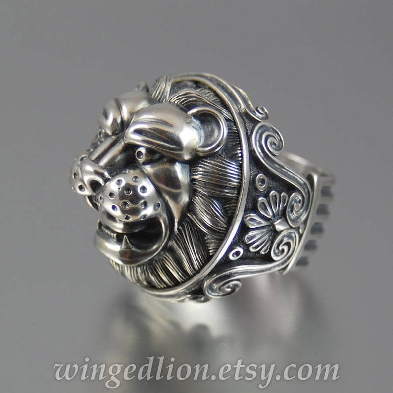 LION'S HEAD sterling silver statement ring image 1