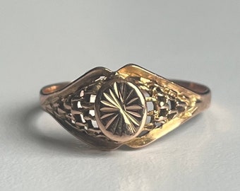 Vintage 9ct Gold Abstract Oval Sunburst Signet Ring