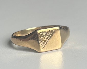 9ct Gold Square Signet Ring