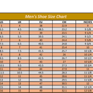 Puede incluir: Una tabla de tallas de zapatos para hombre, con conversiones para US, UK, EU, cm y pulgadas. La tabla incluye tallas desde US 5 (22,9 cm) hasta US 16 (32,1 cm). El texto "Men's Shoe Size Chart" est&aacute; en la parte superior.