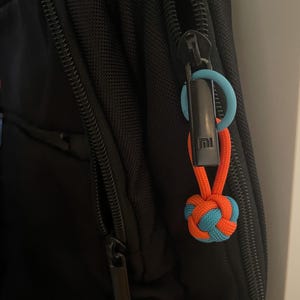 Handgemaakte paracord Monkey Fist-ritssluiting, rugzakbedel, waterflesmarkering