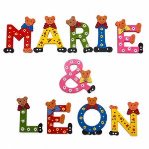 Holzbuchstaben Kinderzimmer mit Name – Bär – personalisiertes Türschild aus Holz – Geschenk zur Geburt & Taufe