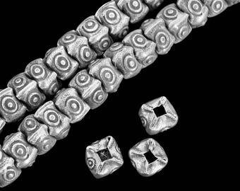 KE-009 Thai karen hill tribe silver 10 round print 4 facet bead