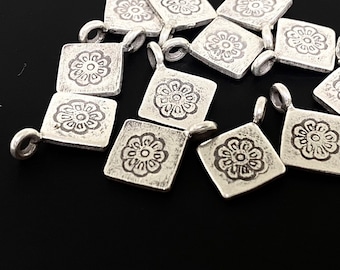 3KH-004 Thai karen hill tribe silver 4 flower print square charm