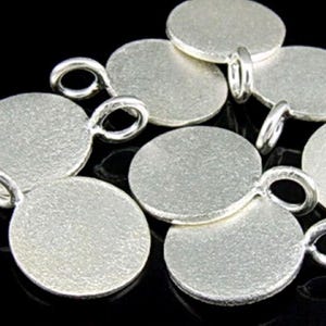 7KH-068 Thai karen hill tribe handmade silber 4 Sandgestrahlte runde Scheibencharme 12.0 mm.