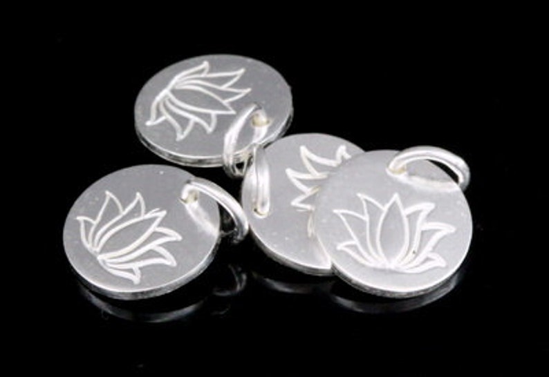 7KH-088 thai karen hill tribe handmade silver 6 printed lotus disc charm 10.0 mm image 2
