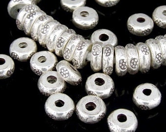KK-019 Thai Karen Hill Tribe zilver 15 daisy print spacer bead