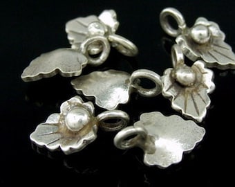 5KH-014 thai karen hill tribe silver 6 small flower charm