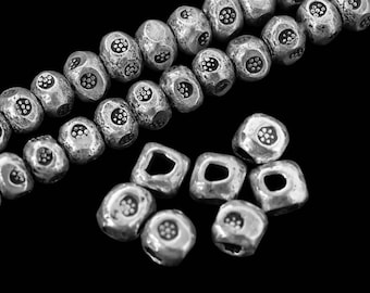 KN-004 Thai karen hill tribe silver 10 square bead flower print