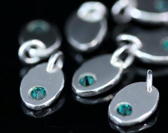 8KH-130 Pingentes de Pedra Prateada da Tribo Karen Hill | Contas de Cristal Swarovski Esmeralda (Conjunto de 2)