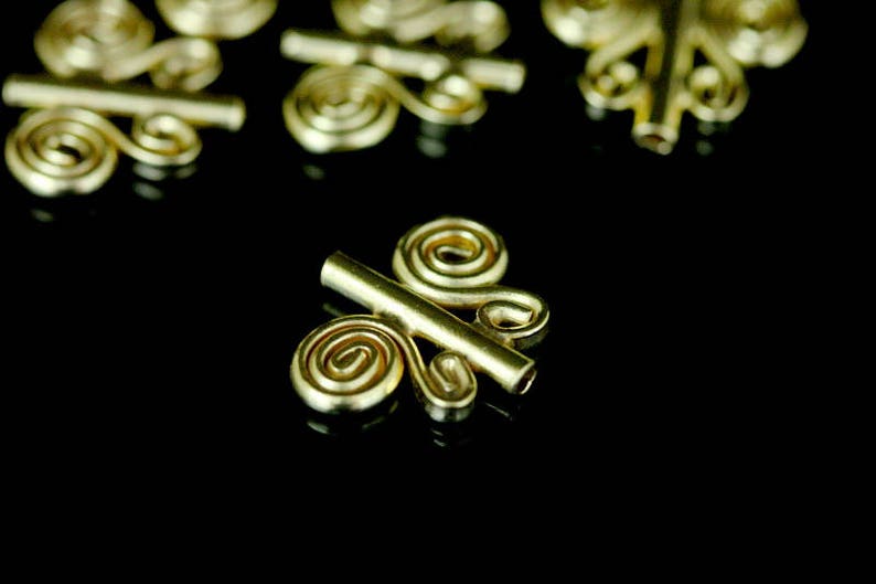 KG-631 Thai karen hill tribe silver 4 gold vermeil spiral bead