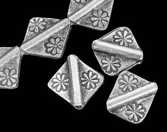 KB-010 Thai karen hill tribe silver 2 flower print square bead