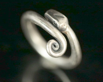 KY-044 thai karen hill tribe handmade silver snake ring