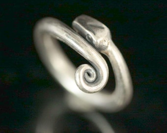 KY-044 Thai karen hill tribe handmade silver snake ring