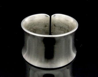 KY-007 Thai karen hill tribe handmade silver plain wide ring
